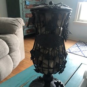 Wine cork metal keeper